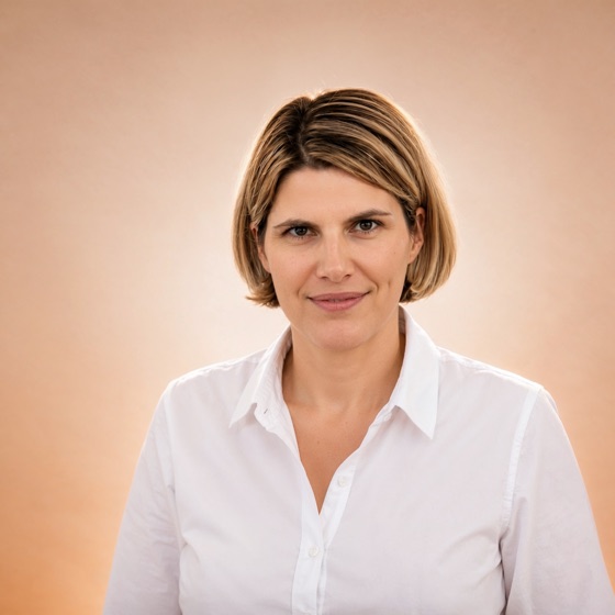 Clare Toumpaniari